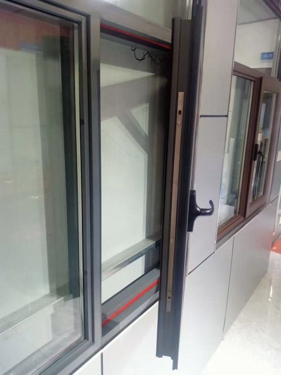 防火窗在高层建筑中的应用与重要性