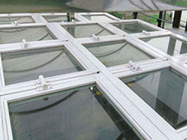 泄爆窗泄压方法