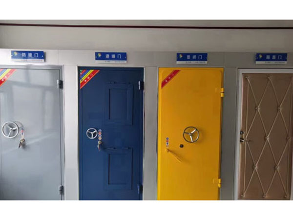 防爆门封闭要求：