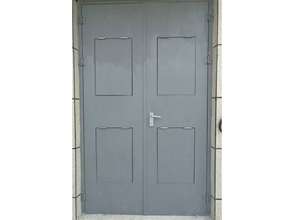 泄爆门装置特征：